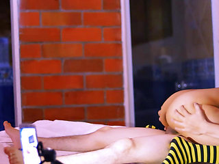 The secretary and the boss have sex in the office after work, in his room, while the rest of the employees are away.