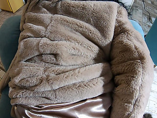 Romantic Fucking and Cum Play on a Fur-coat Linner 268
