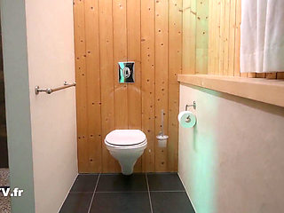 Carollina Cherry Masturbates in the Toilet