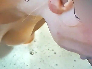 Innocent Bath with My Stepsis Ended with Me Filling Her Mouth