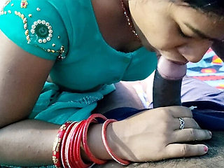 Desi Bhabhi Blowjob with Hindi Audio - Big Ass Indian Aunty Fucking Boyfriend