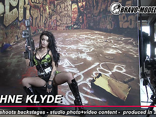 Backstage photoshoot Daphne Klyde - Adult