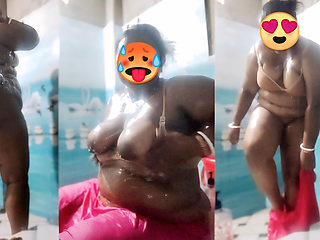 Desi housewife nahate hue Hd video Leake