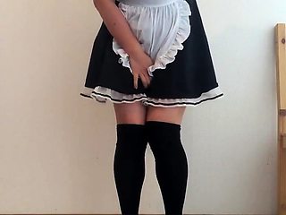 Cosplay Japanese Maid Pees in HD Homemade Video