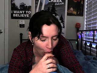 Bettie Bondage – The Birthday Gif