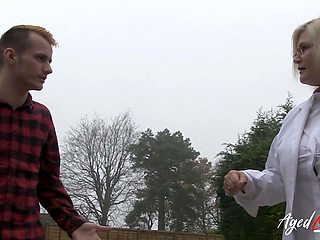 EuropeMaturE Busty British Mature Eve Jayne Solo Masturbation