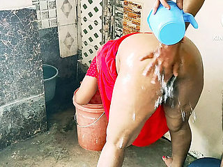 Desi Mommy Fucked Hard By Boy In Bathroom - Indian Aunty Doggy Style & Cumshot