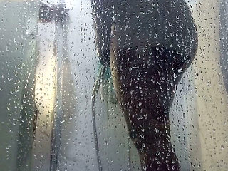 It's healthy to shower with your ex boyfriend it strengthens the relationship atmosphere.