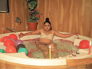 Full video of Pallavi Patil bathing in bathtub