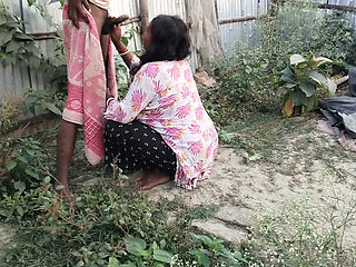 Desi hot bhabhi ki outdoor chudai