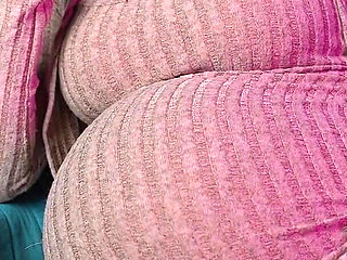 Pregnant Boss Makes Her Best Worker Feeling Good