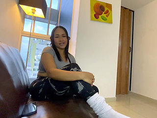 Stranger on the street gives me bills in exchange for my juicy pussy