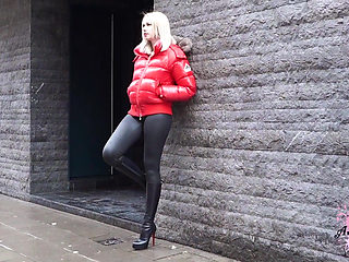 Arteya slut blowjob big dick and hard pussy fuck for compensating rent